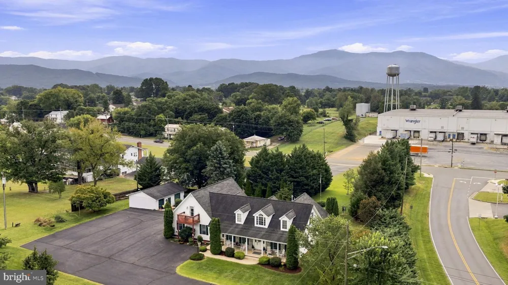 150 COLLINS AVENUE Luray, VA 22835