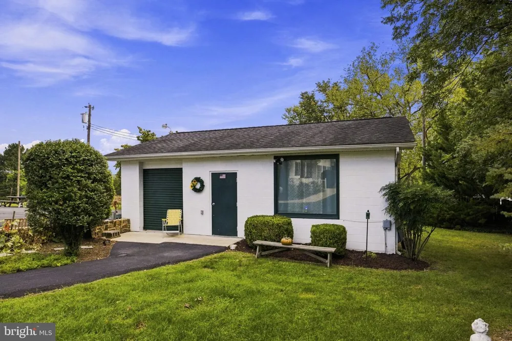 150 COLLINS AVENUE Luray, VA 22835