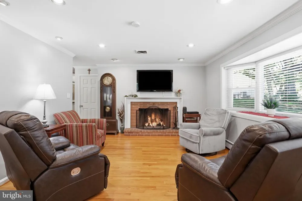 4216 JACKSON PLACE Alexandria, VA 22309