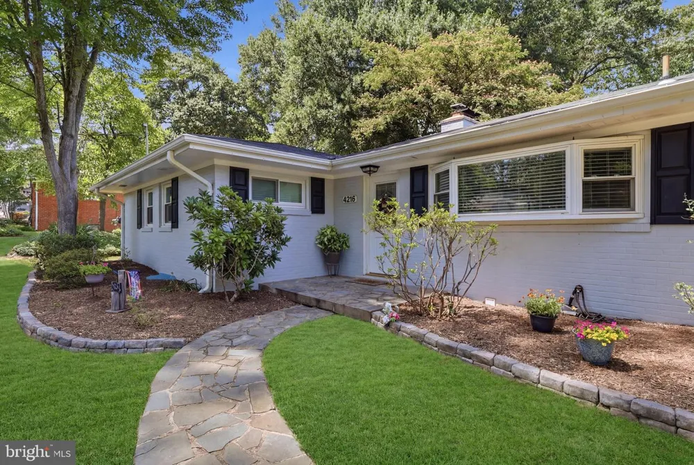 4216 JACKSON PLACE Alexandria, VA 22309