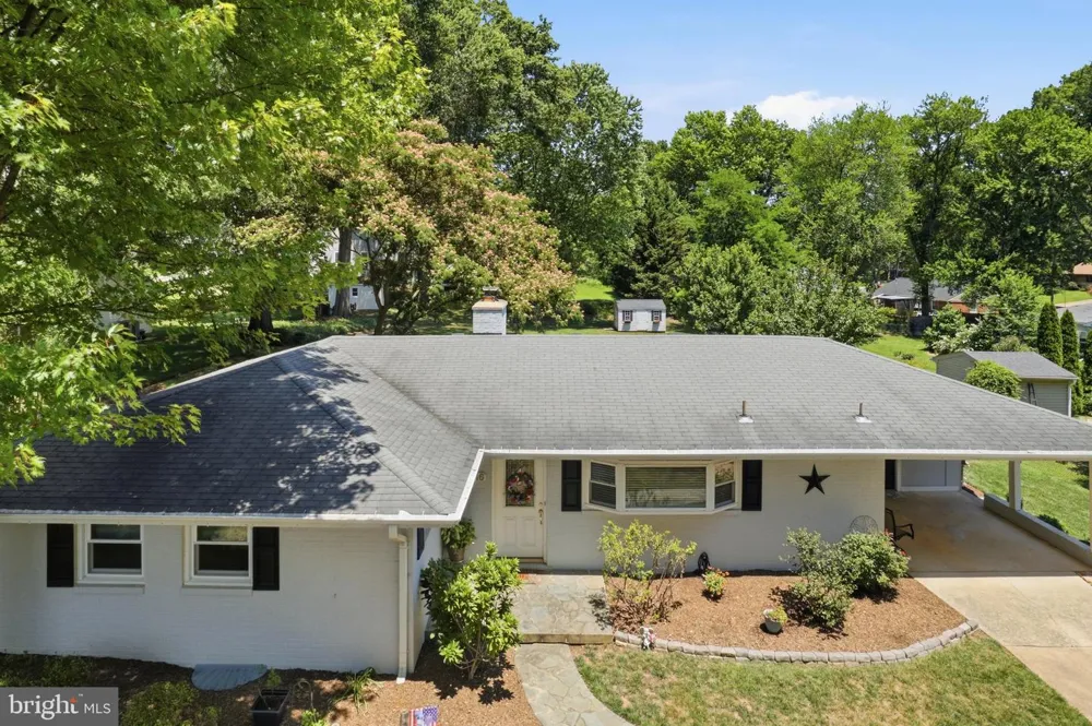4216 JACKSON PLACE Alexandria, VA 22309