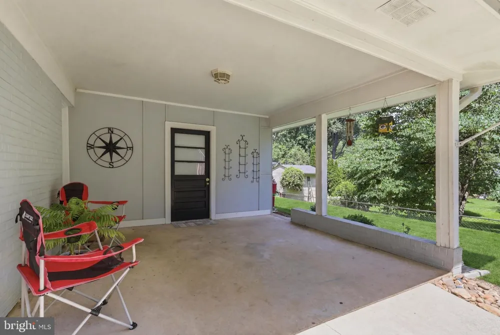 4216 JACKSON PLACE Alexandria, VA 22309
