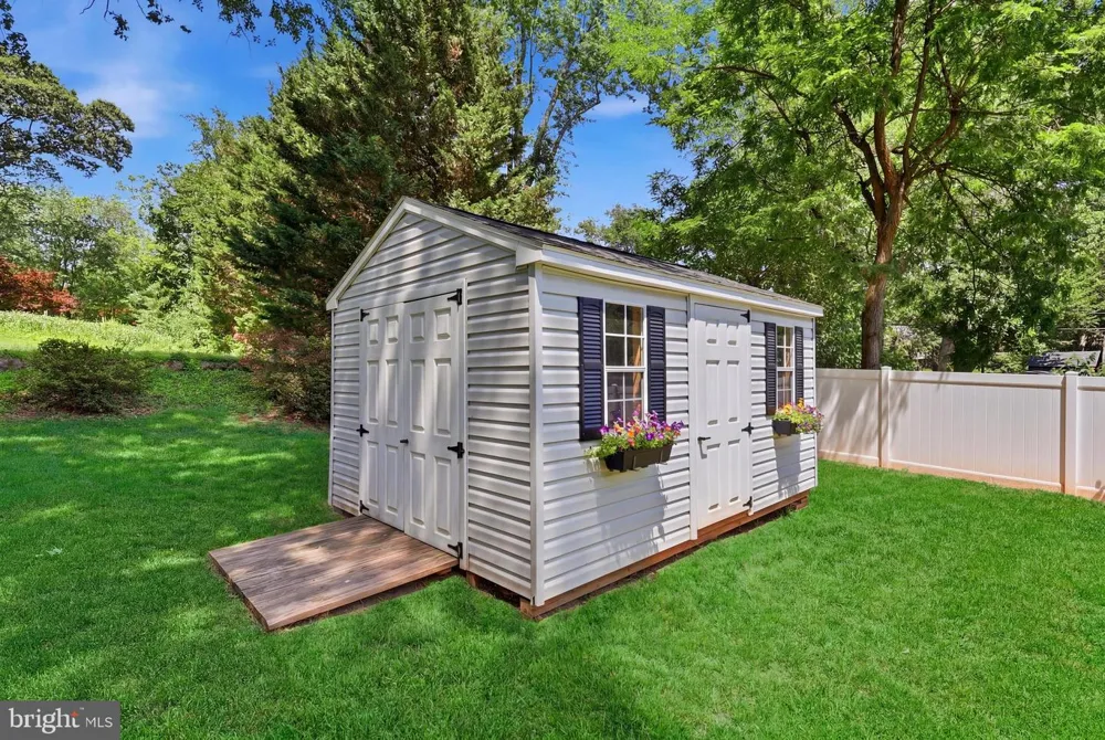 4216 JACKSON PLACE Alexandria, VA 22309