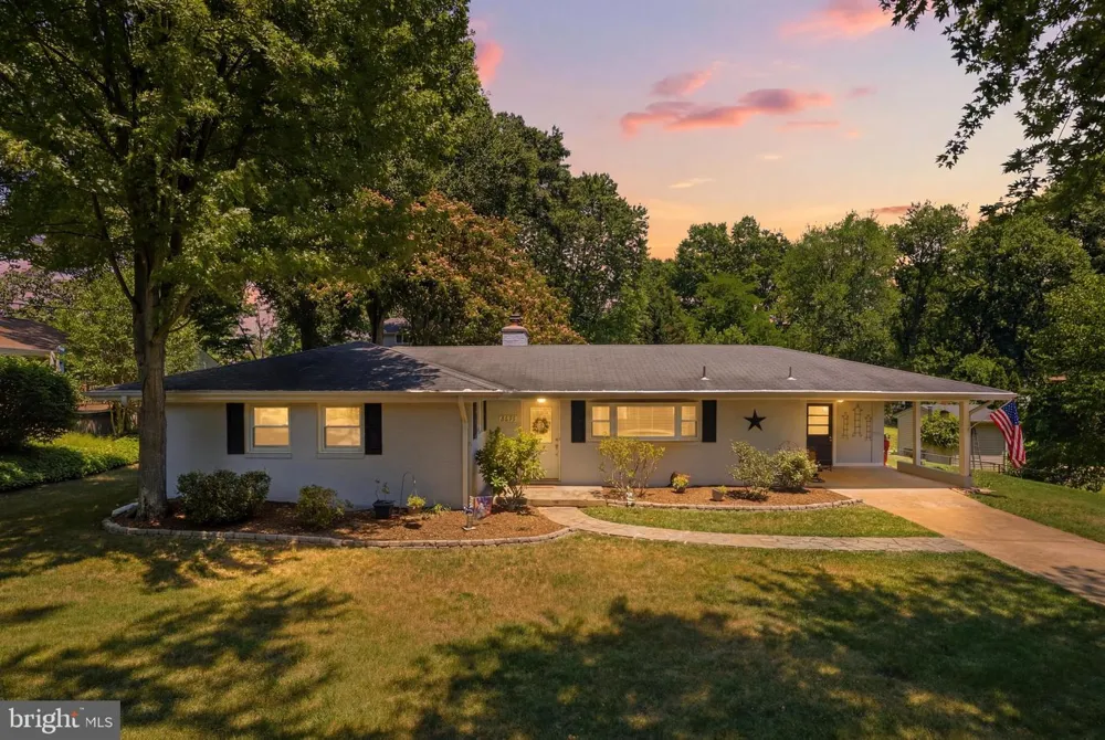 4216 JACKSON PLACE Alexandria, VA 22309