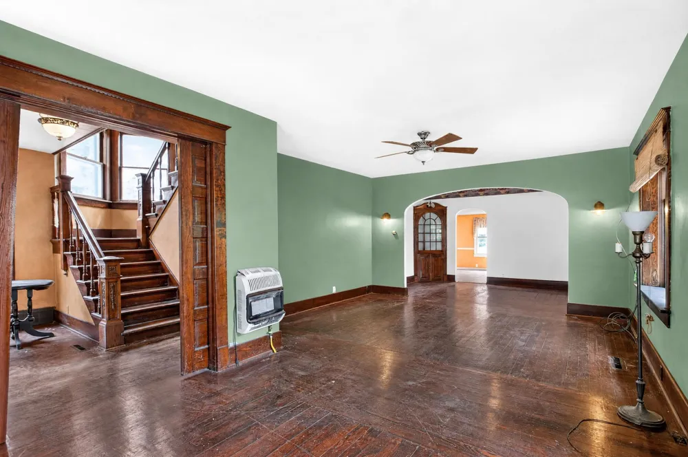 18 Armstrong Street Hillsdale, MI 49242