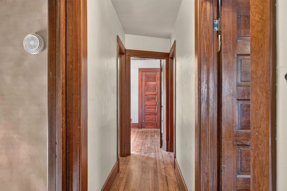 18 Armstrong Street Hillsdale, MI 49242