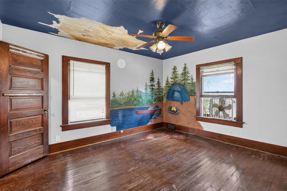 18 Armstrong Street Hillsdale, MI 49242