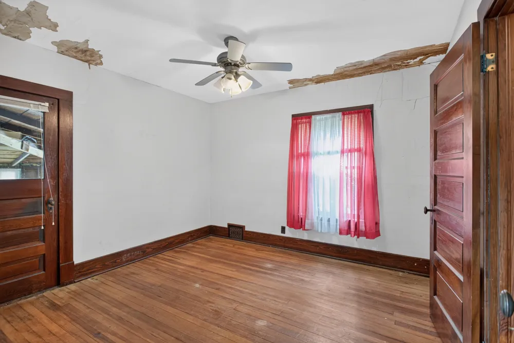 18 Armstrong Street Hillsdale, MI 49242