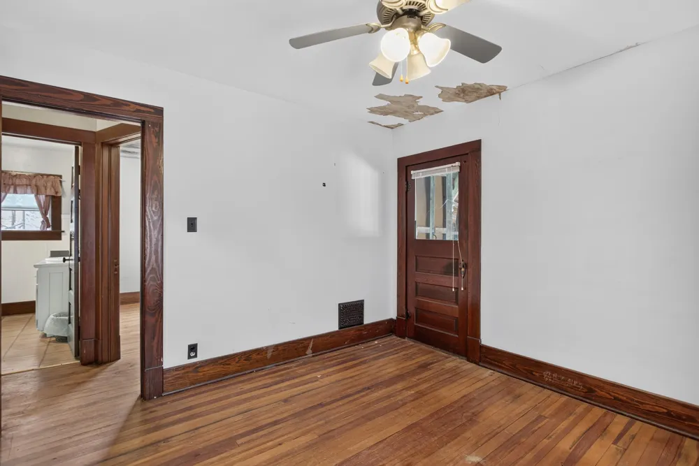 18 Armstrong Street Hillsdale, MI 49242