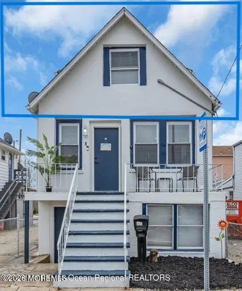 115 Blaine Avenue #Upstairs