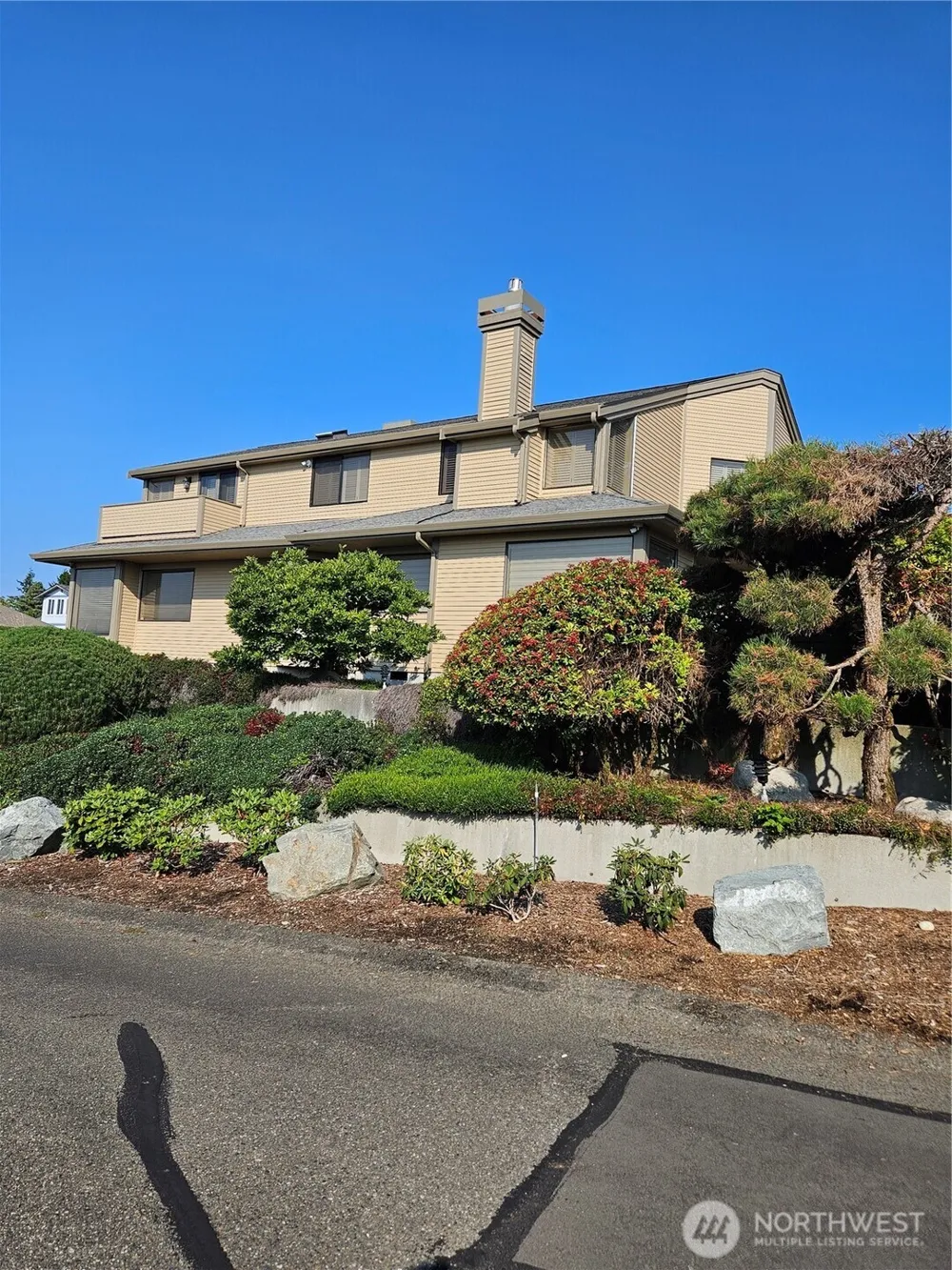 61 Leschi Drive SW Steilacoom, WA 98388