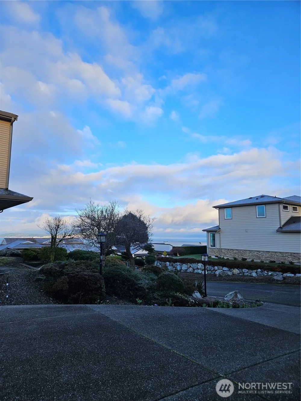 61 Leschi Drive SW Steilacoom, WA 98388