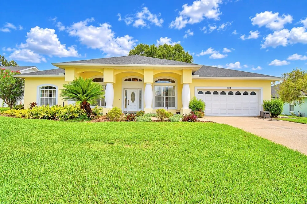 754 SANTA MARIA DR Winter Haven, FL 33884