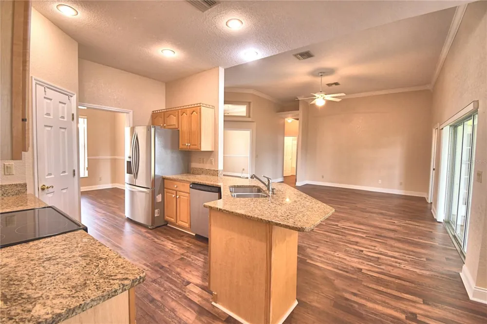 754 SANTA MARIA DR Winter Haven, FL 33884