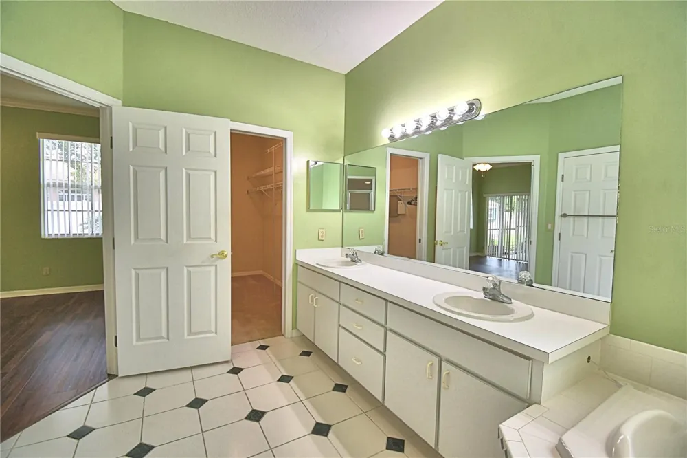 754 SANTA MARIA DR Winter Haven, FL 33884