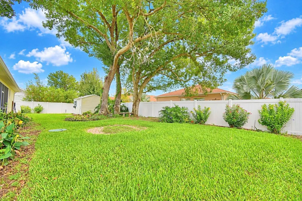 754 SANTA MARIA DR Winter Haven, FL 33884