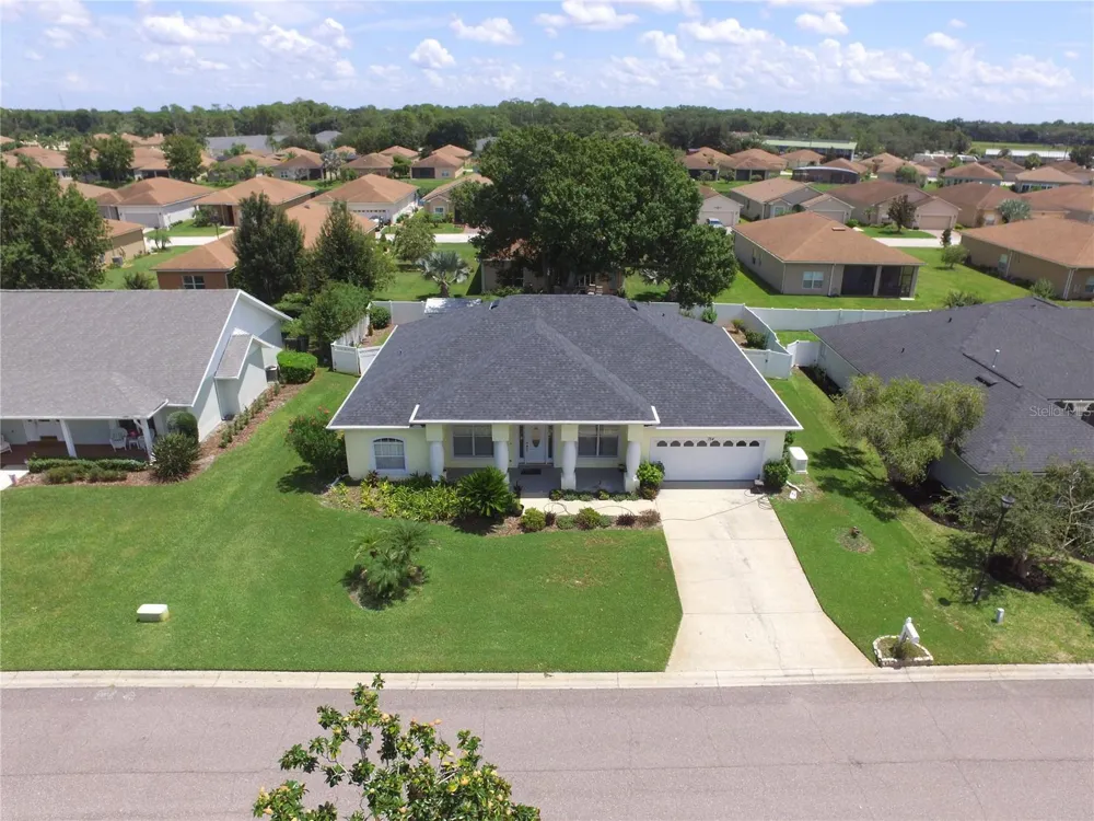 754 SANTA MARIA DR Winter Haven, FL 33884