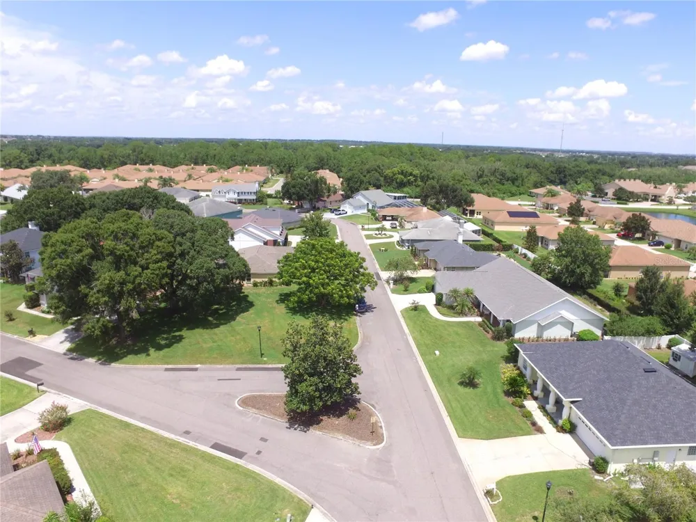 754 SANTA MARIA DR Winter Haven, FL 33884