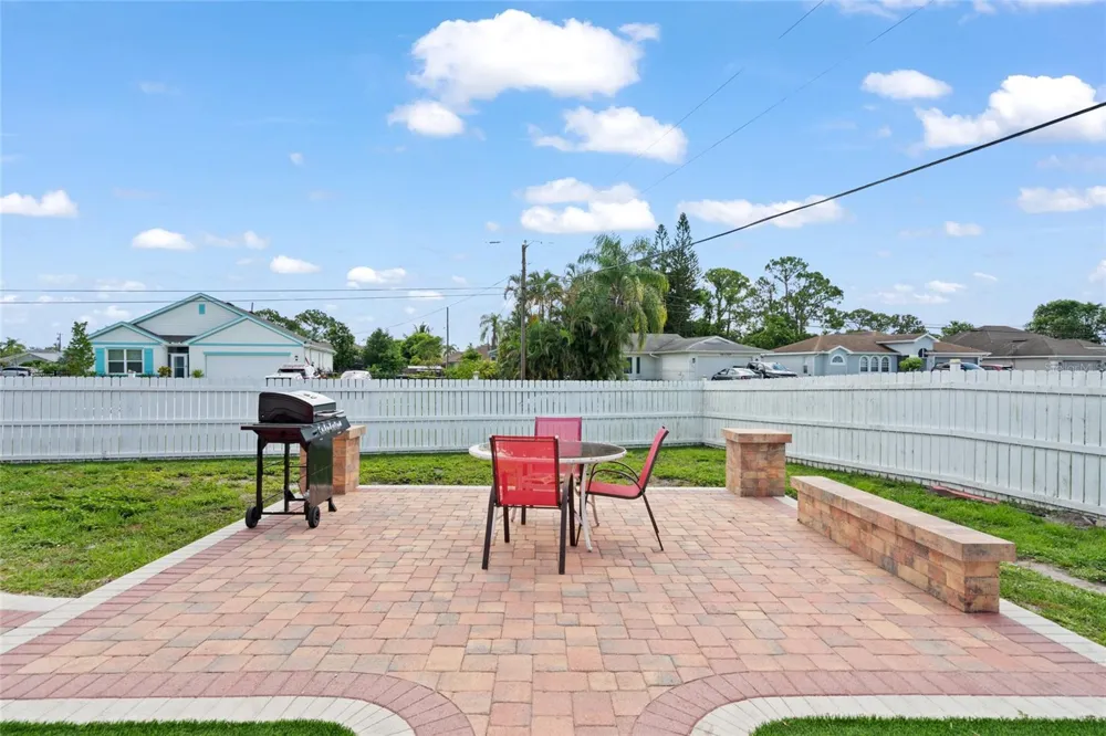 402 SW SEAFLOWER TERRACE Port St Lucie, FL 34984