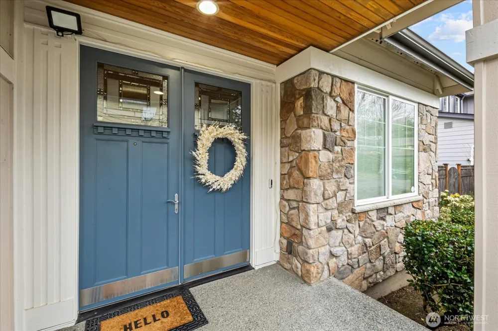 215 Ilwaco Place SE Renton, WA 98059