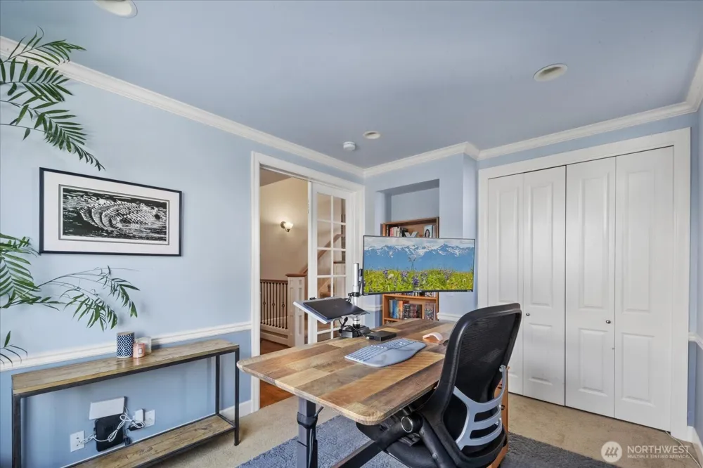215 Ilwaco Place SE Renton, WA 98059