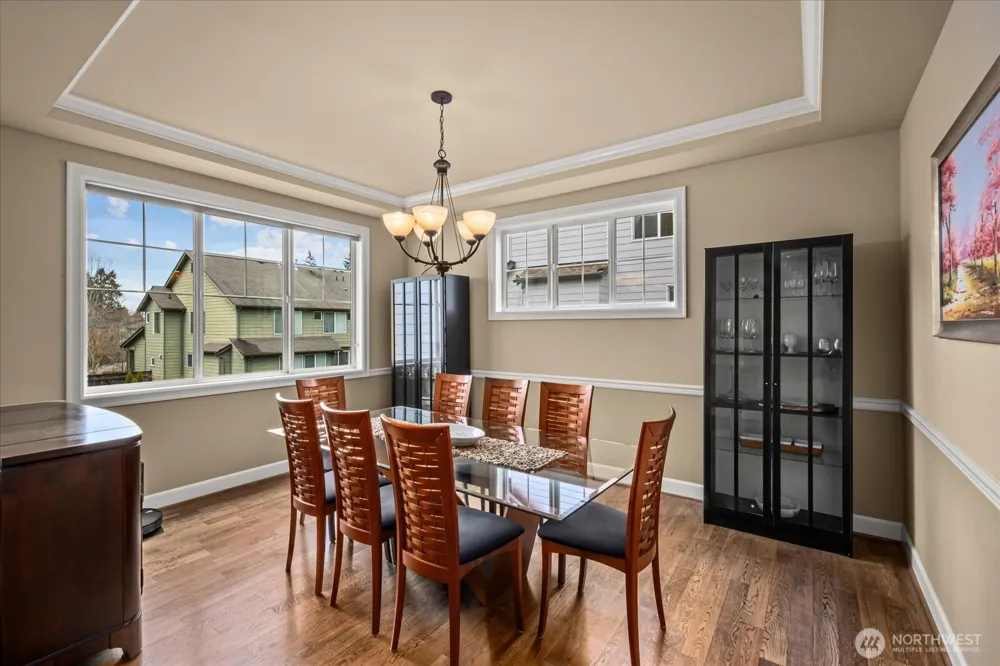 215 Ilwaco Place SE Renton, WA 98059
