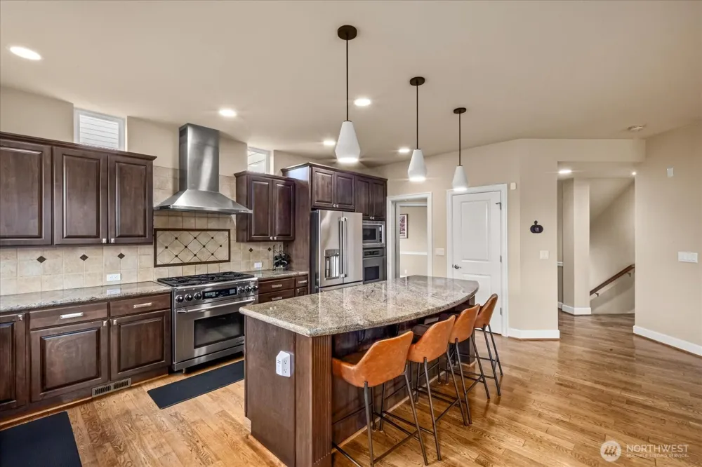 215 Ilwaco Place SE Renton, WA 98059