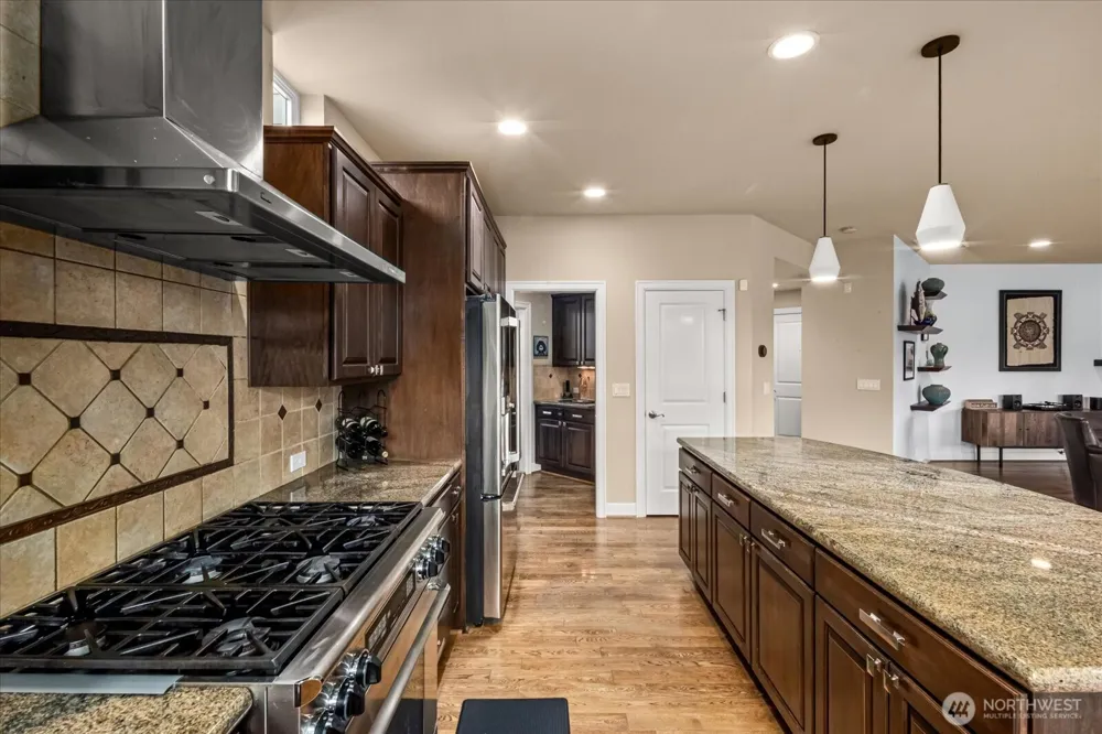 215 Ilwaco Place SE Renton, WA 98059