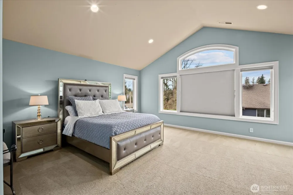 215 Ilwaco Place SE Renton, WA 98059