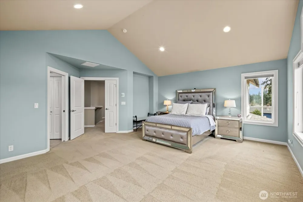 215 Ilwaco Place SE Renton, WA 98059