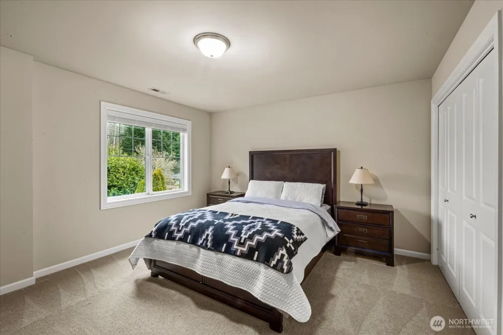 215 Ilwaco Place SE Renton, WA 98059