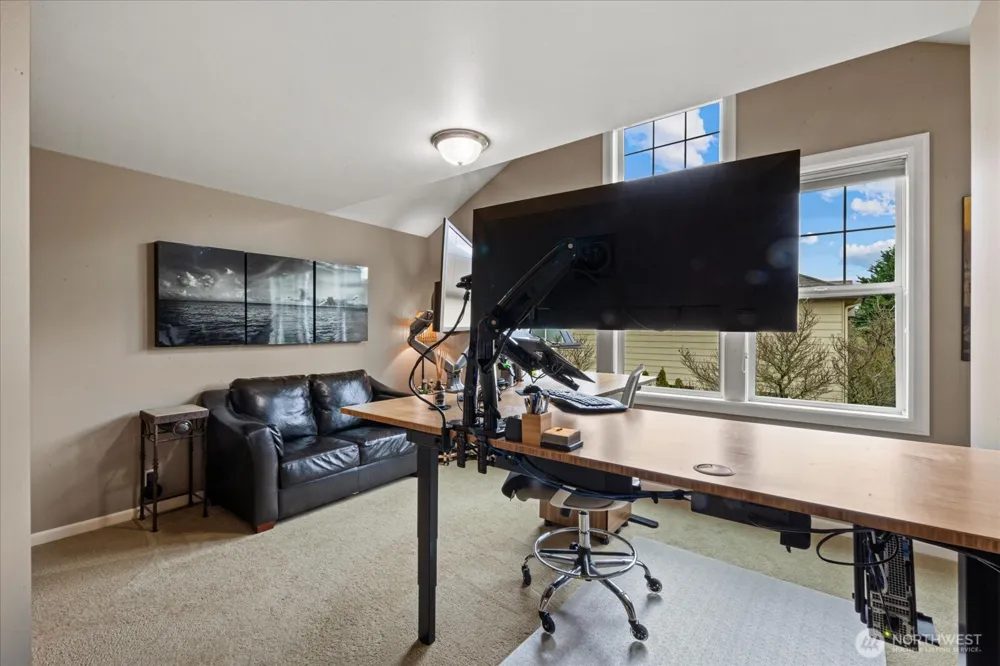 215 Ilwaco Place SE Renton, WA 98059