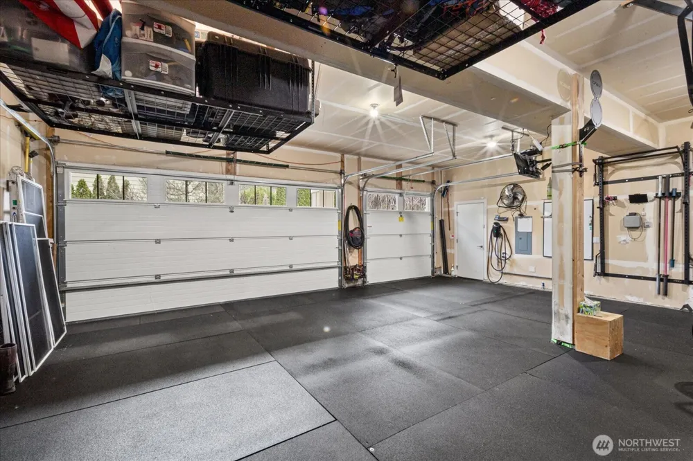 215 Ilwaco Place SE Renton, WA 98059