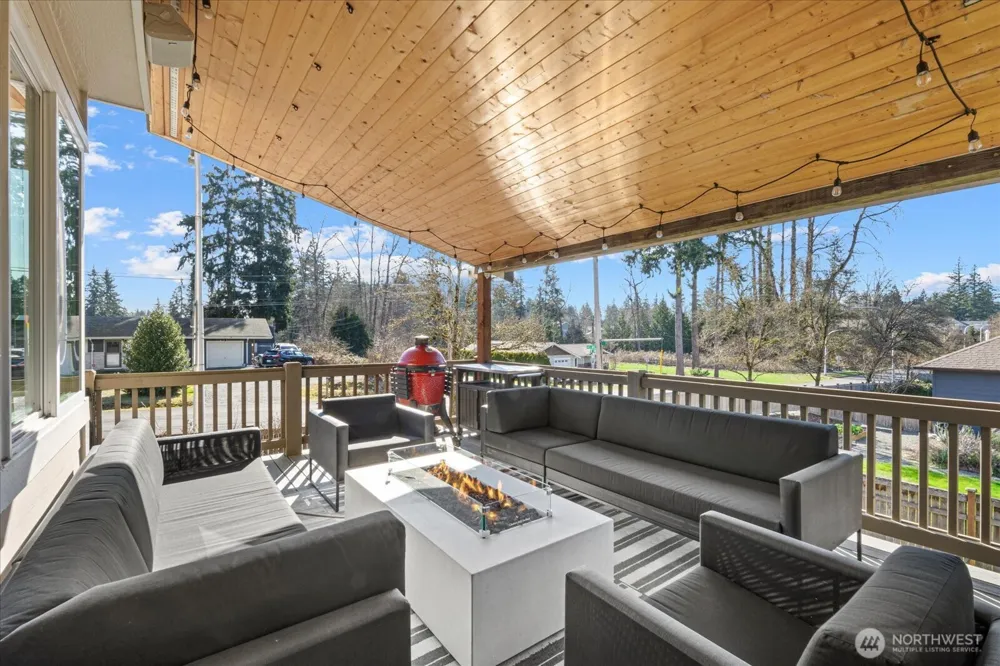 215 Ilwaco Place SE Renton, WA 98059