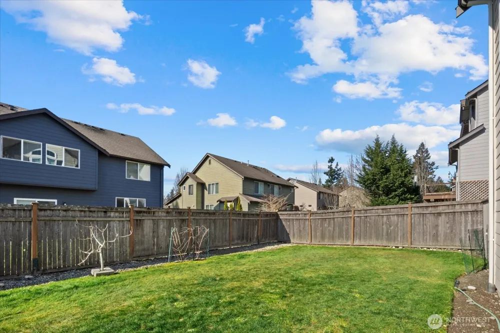215 Ilwaco Place SE Renton, WA 98059