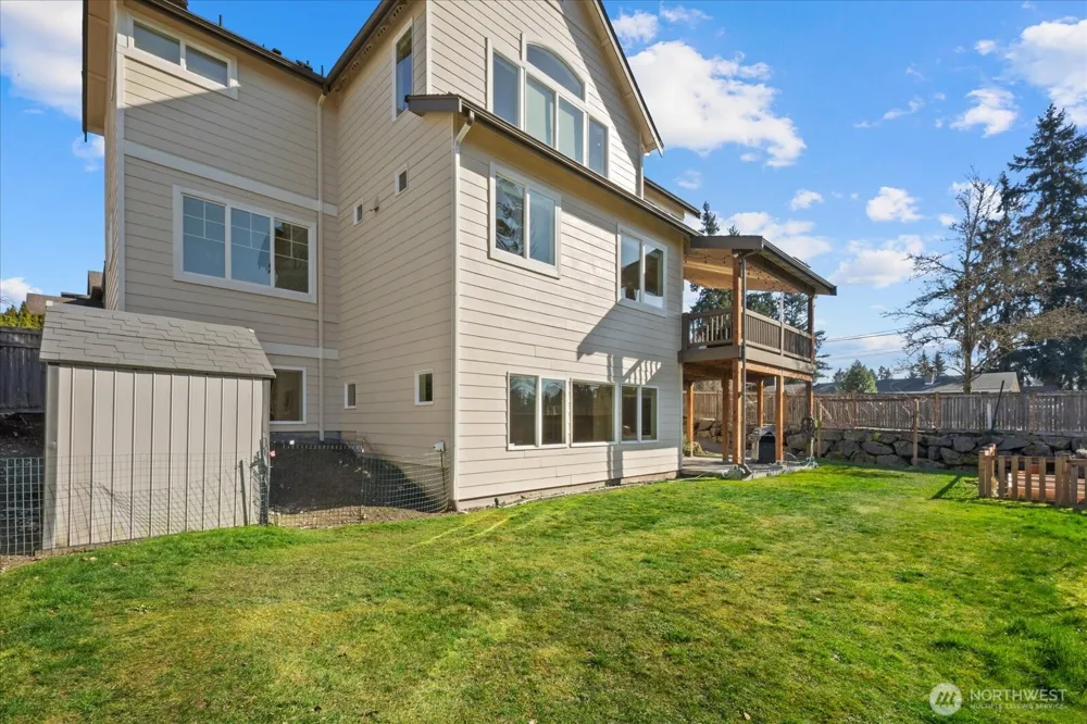 215 Ilwaco Place SE Renton, WA 98059