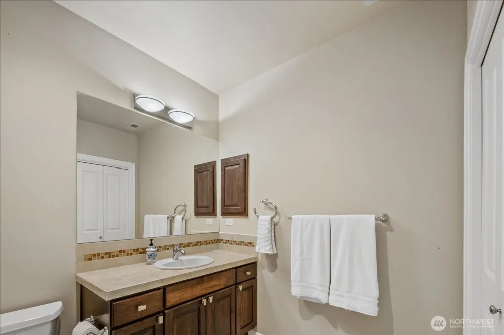 215 Ilwaco Place SE Renton, WA 98059