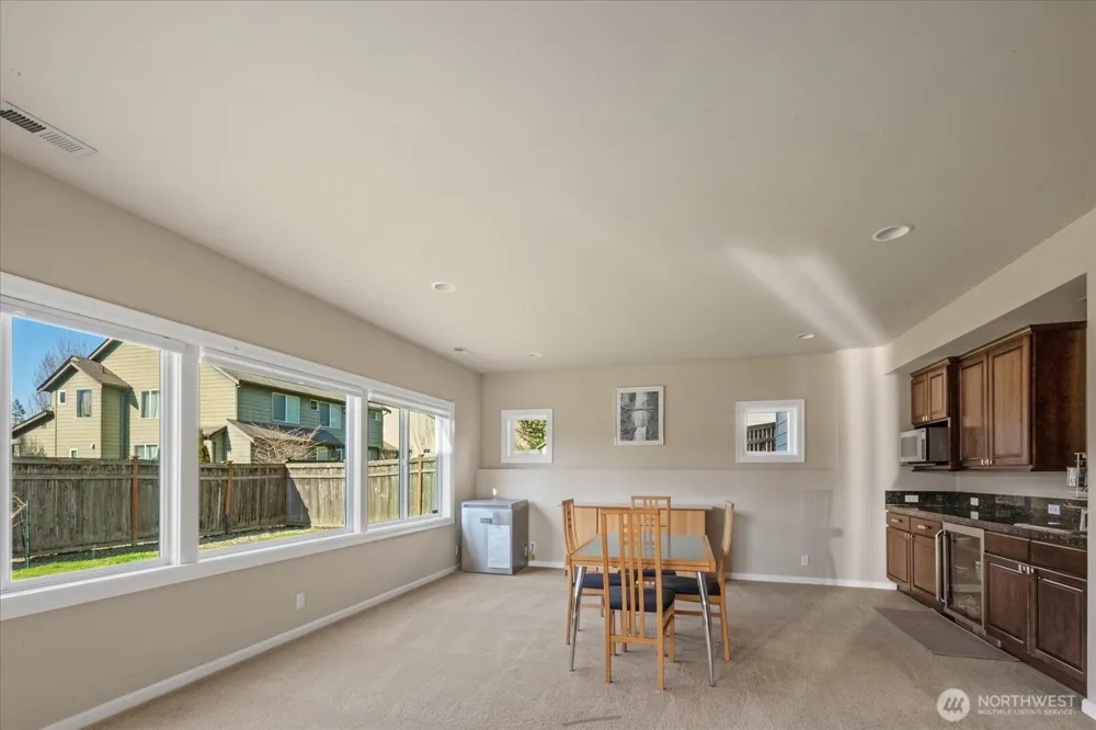 215 Ilwaco Place SE Renton, WA 98059