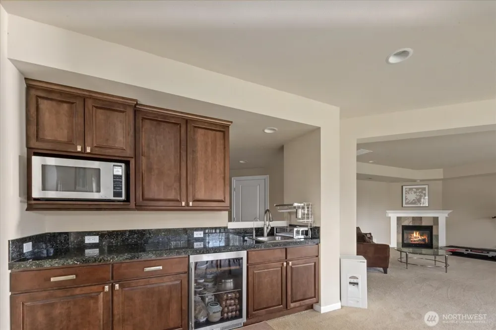 215 Ilwaco Place SE Renton, WA 98059
