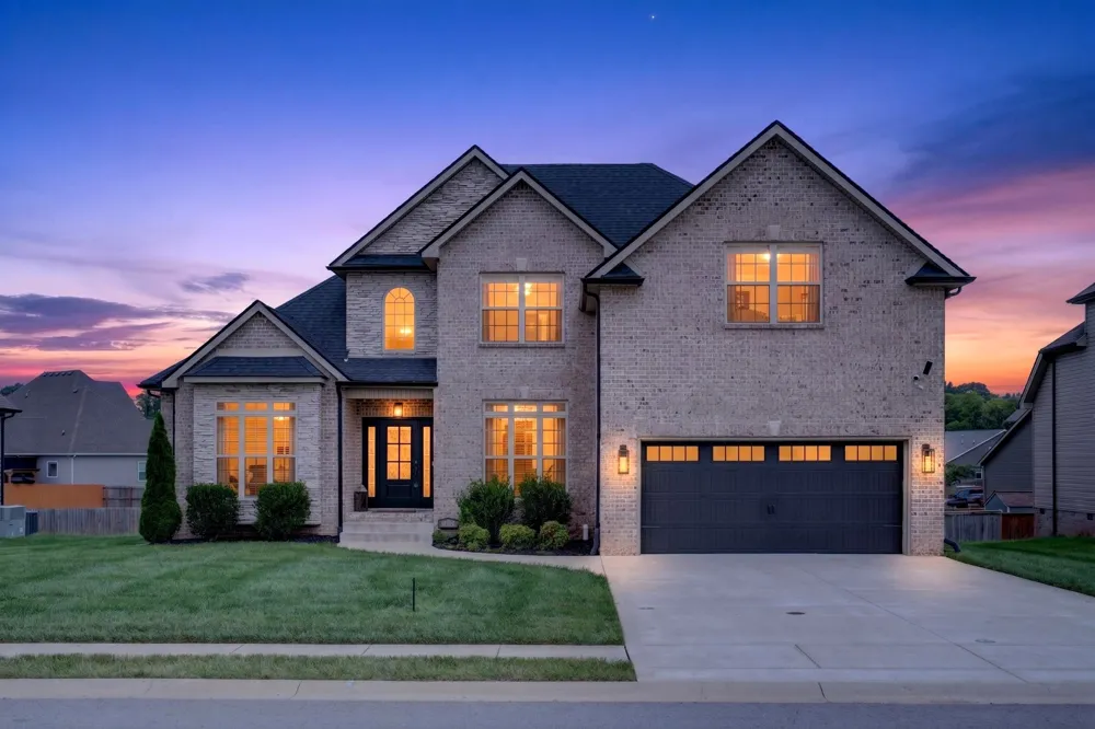 238 Cotoneaster Ln Clarksville, TN 37043