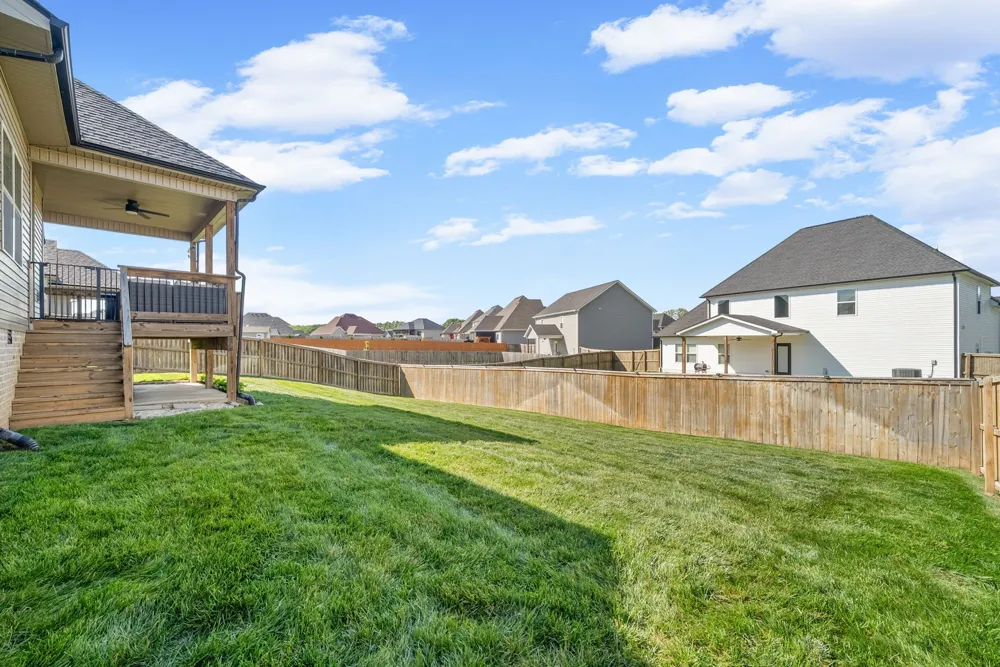 238 Cotoneaster Ln Clarksville, TN 37043