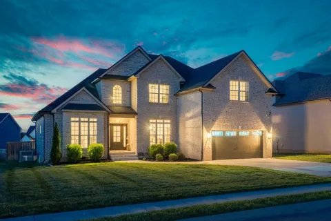 238 Cotoneaster Ln