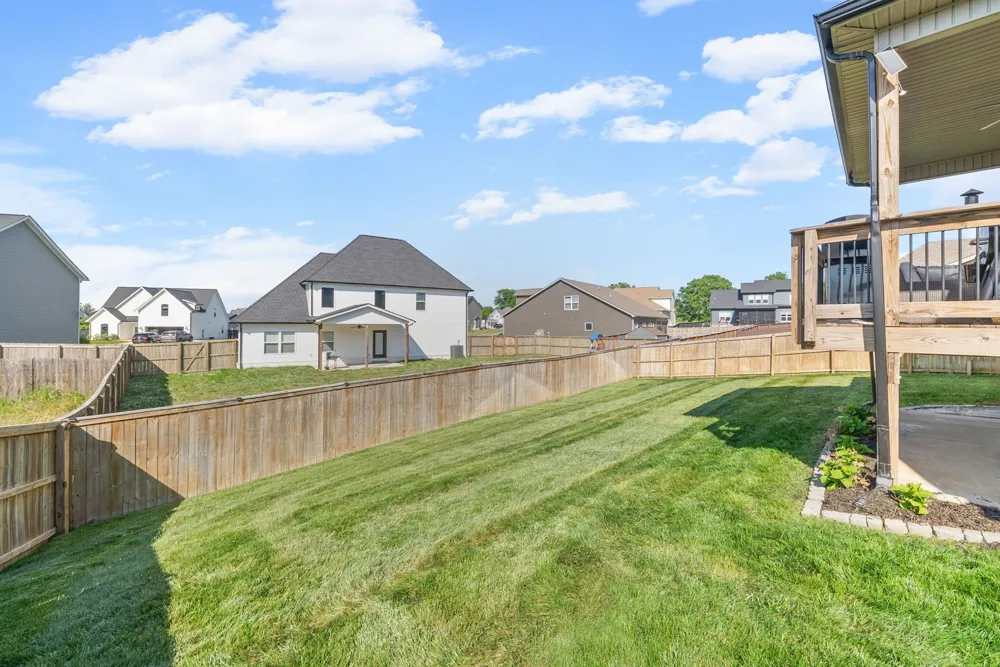 238 Cotoneaster Ln Clarksville, TN 37043