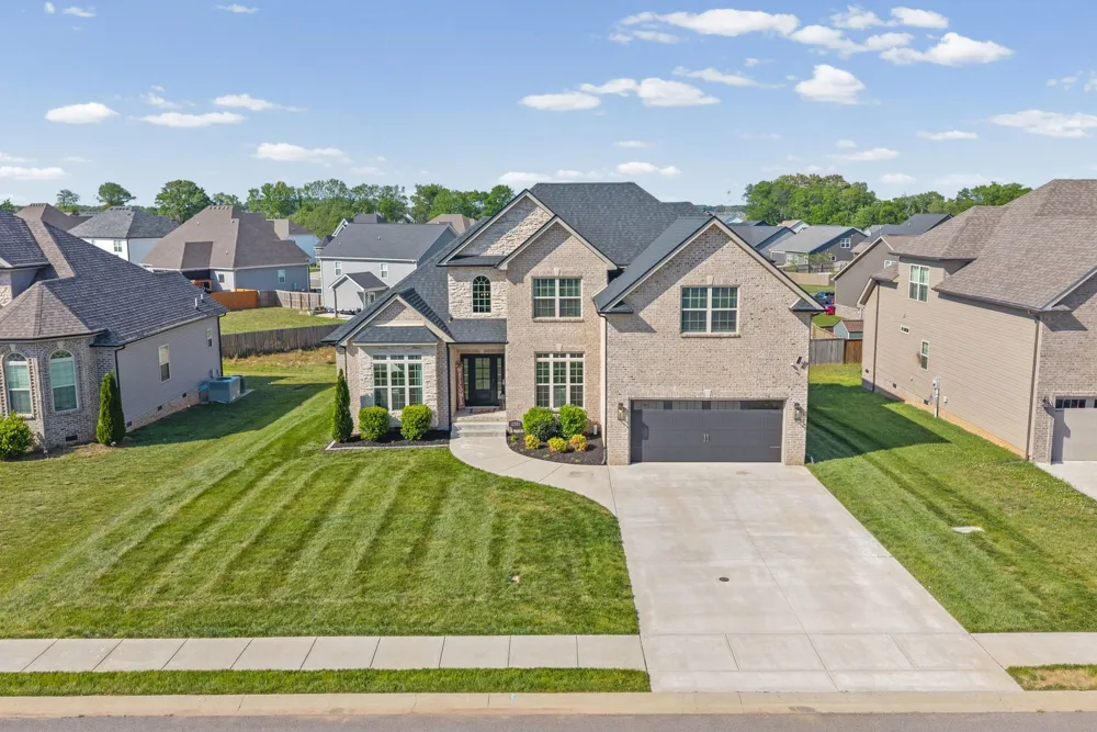238 Cotoneaster Ln Clarksville, TN 37043