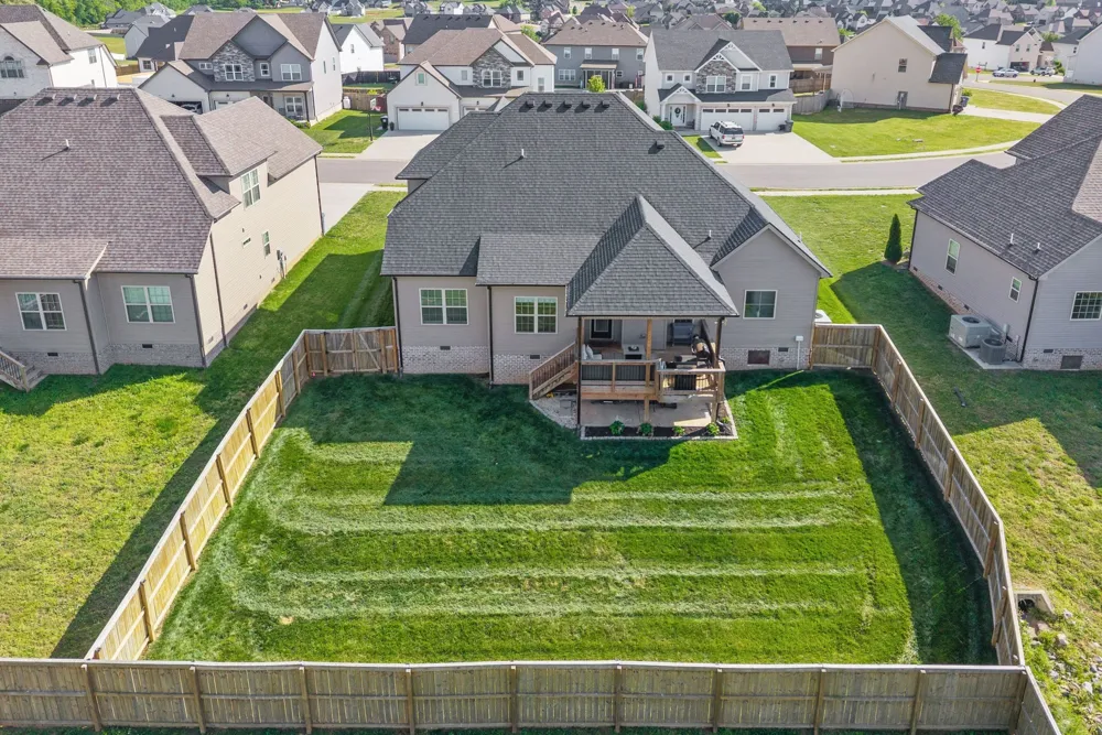 238 Cotoneaster Ln Clarksville, TN 37043