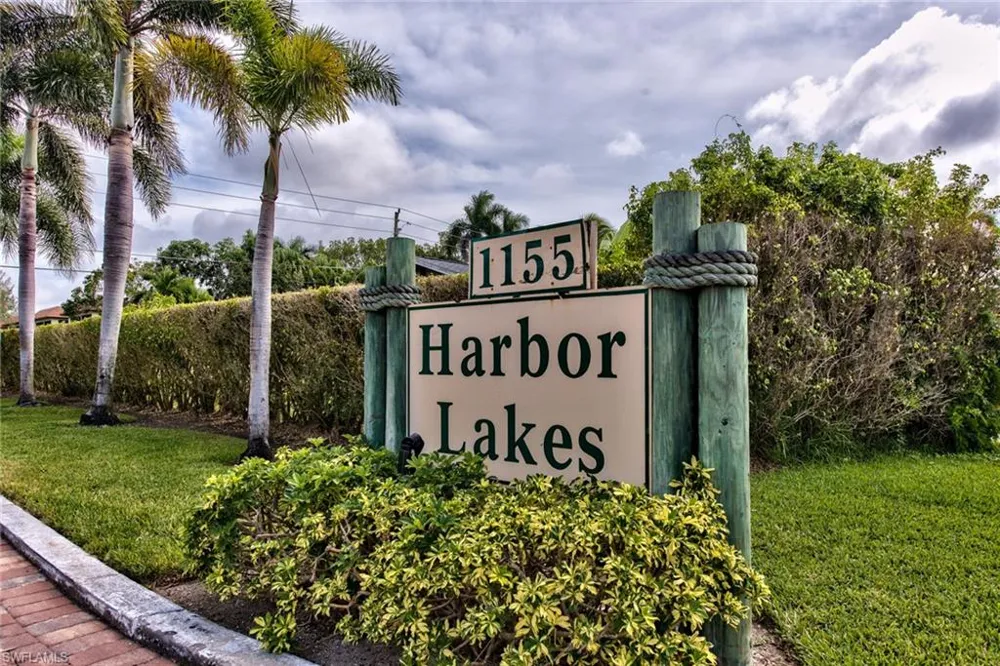 1155 Sandpiper Street #C6 Naples, FL 34102