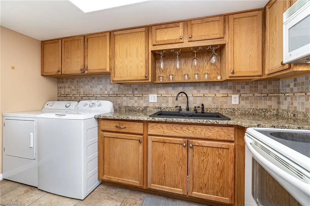 1155 Sandpiper Street #C6 Naples, FL 34102