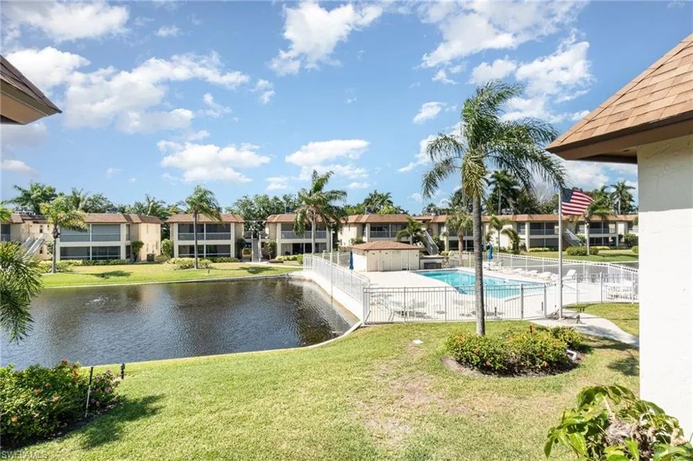 1155 Sandpiper Street #C6 Naples, FL 34102