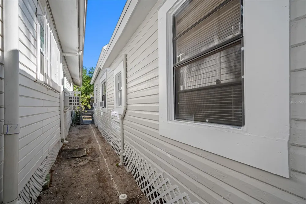 2118 W PALMETTO STREET Tampa, FL 33607