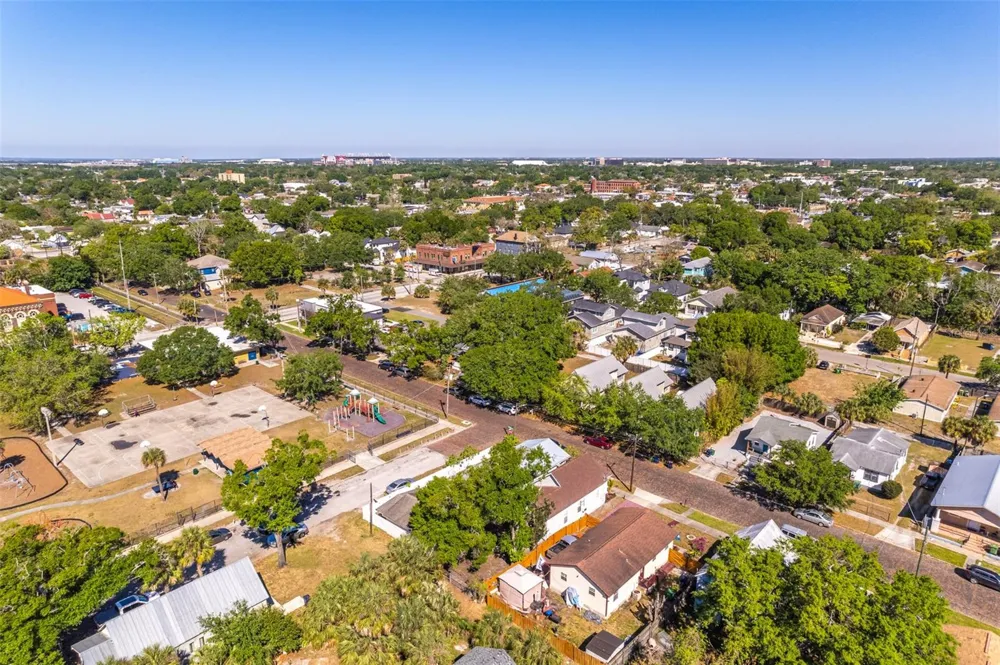 2118 W PALMETTO STREET Tampa, FL 33607